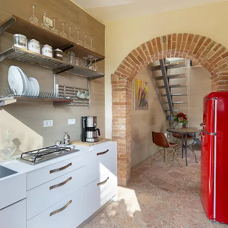 Villa Teresa - Enticing With Pool And Views!