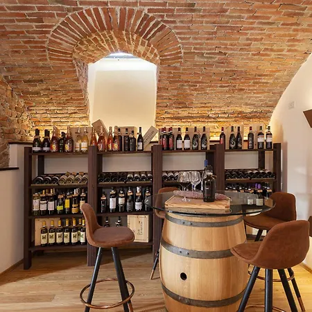 Teresa - Enticing With Pool And Views!