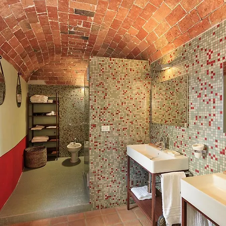 Teresa - Enticing With Pool And Views! * Gabiano