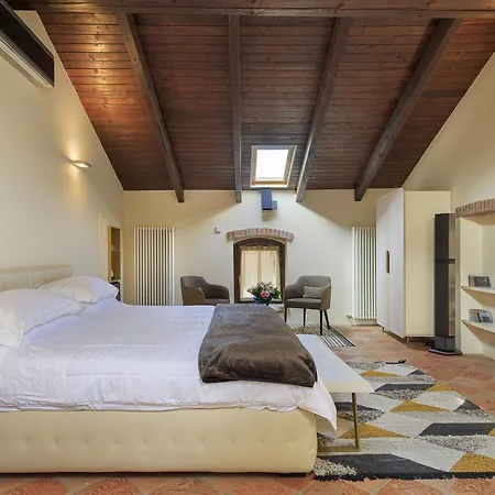 Teresa - Enticing With Pool And Views!