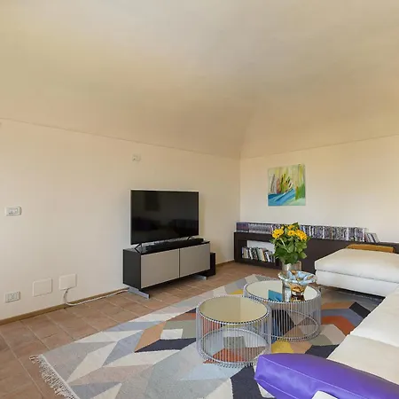 Teresa - Enticing With Pool And Views!