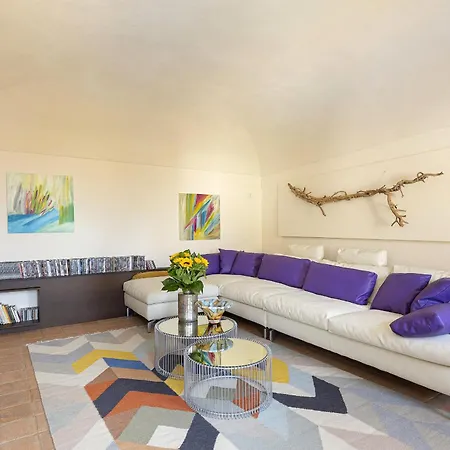 Teresa - Enticing With Pool And Views!