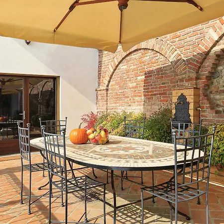 Teresa - Enticing With Pool And Views!