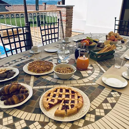 Teresa - Enticing With Pool And Views!