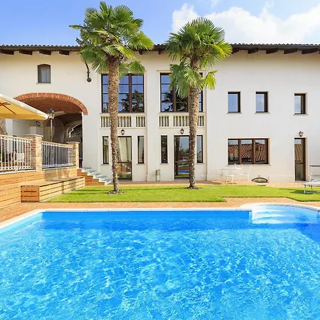 Villa Teresa - Enticing With Pool And Views! Gabiano