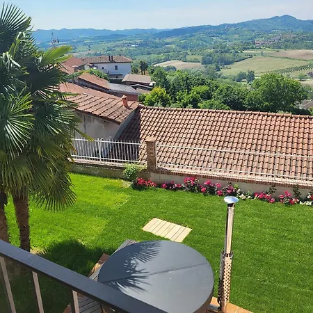 Villa Teresa - Enticing With Pool And Views! Gabiano