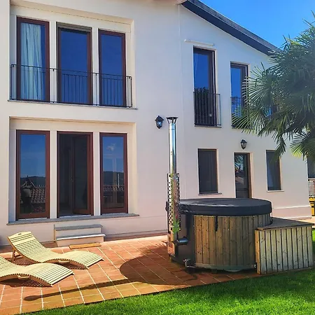 Teresa - Enticing With Pool And Views! *