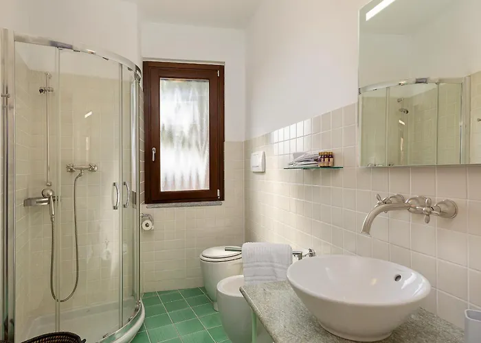 Teresa - Enticing With Pool And Views! 빌라 가비아노