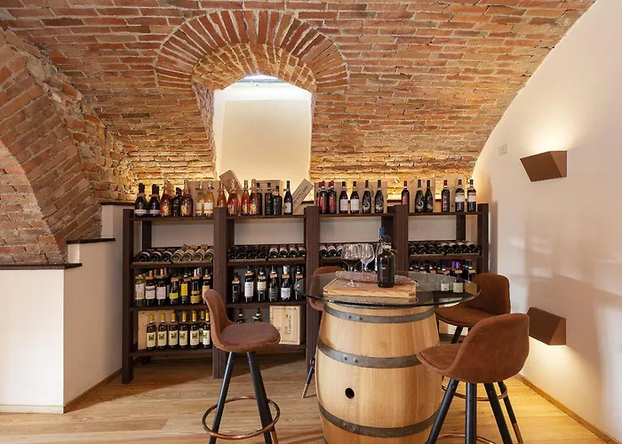 Teresa - Enticing With Pool And Views!