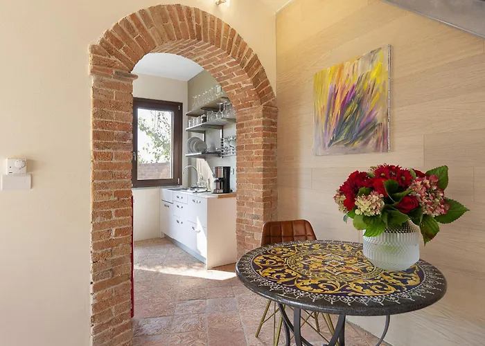 Teresa - Enticing With Pool And Views! 빌라 *