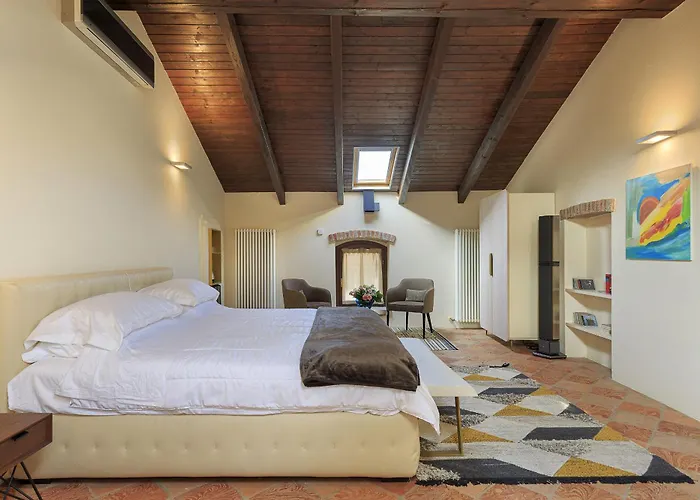 Teresa - Enticing With Pool And Views!